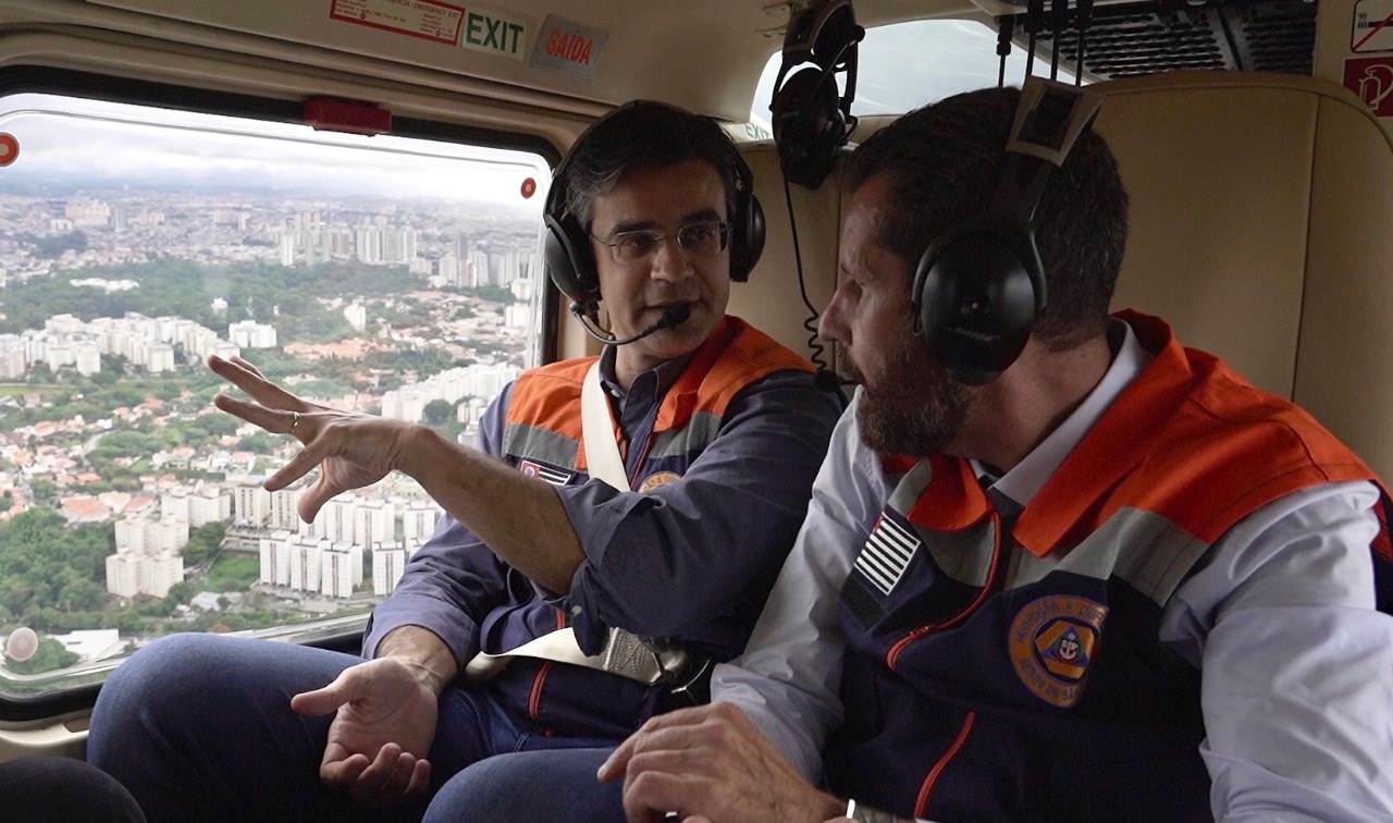 Governador sobrevoa áreas atingidas pela chuva na Grande São Paulo