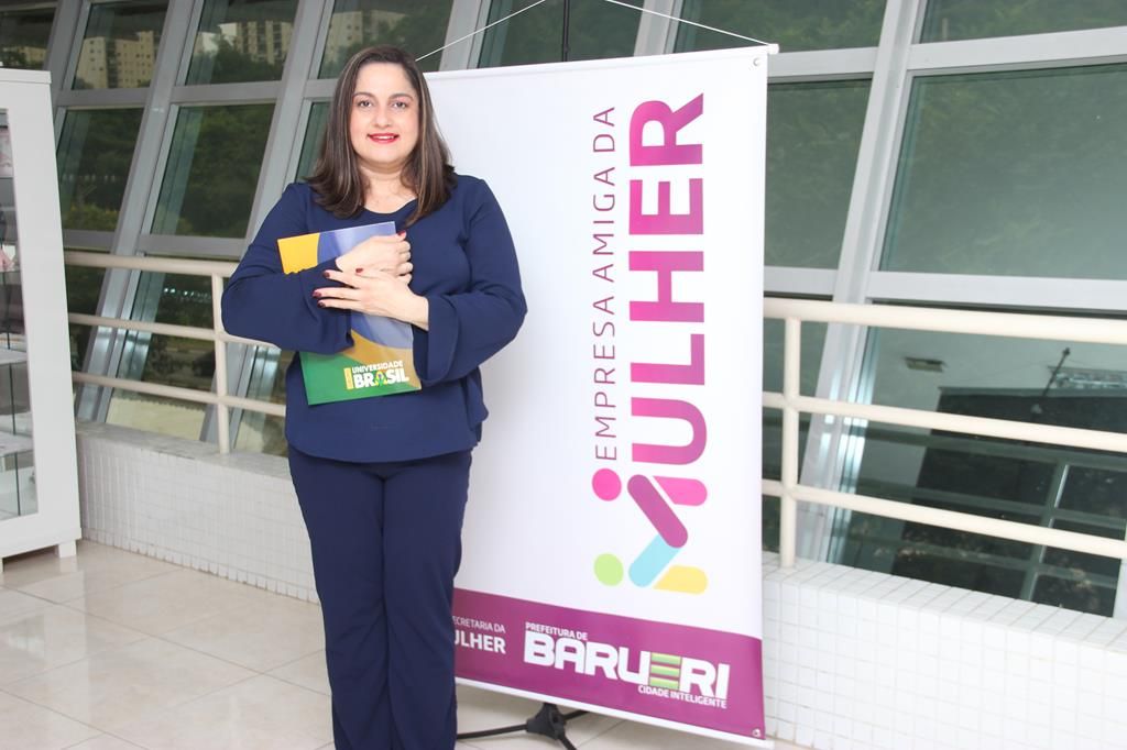 apos-curso-na-secretaria-da-mulher-aluna-consegue-bolsa-de-100-em-faculdade-0