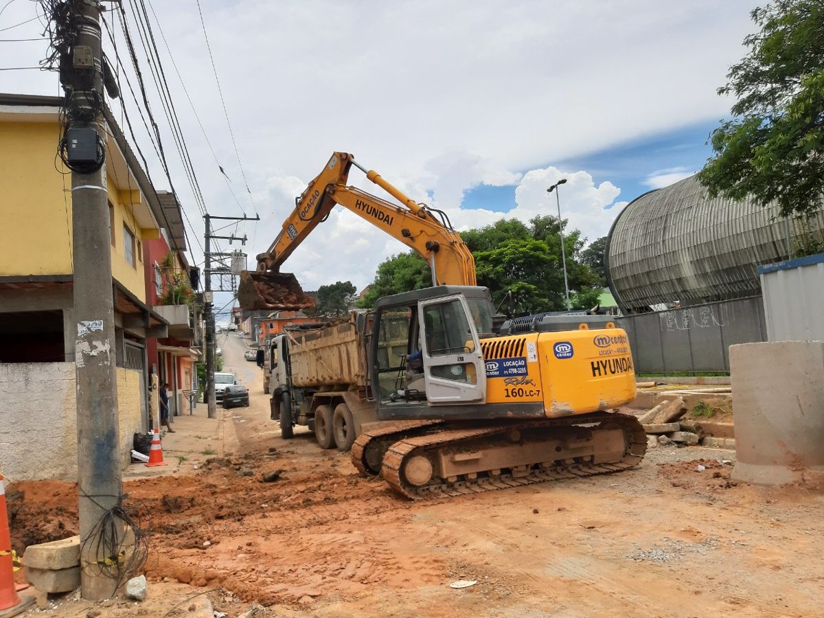 Prefeitura inicia obra de reforço de drenagem de águas pluviais no Engenho Novo
