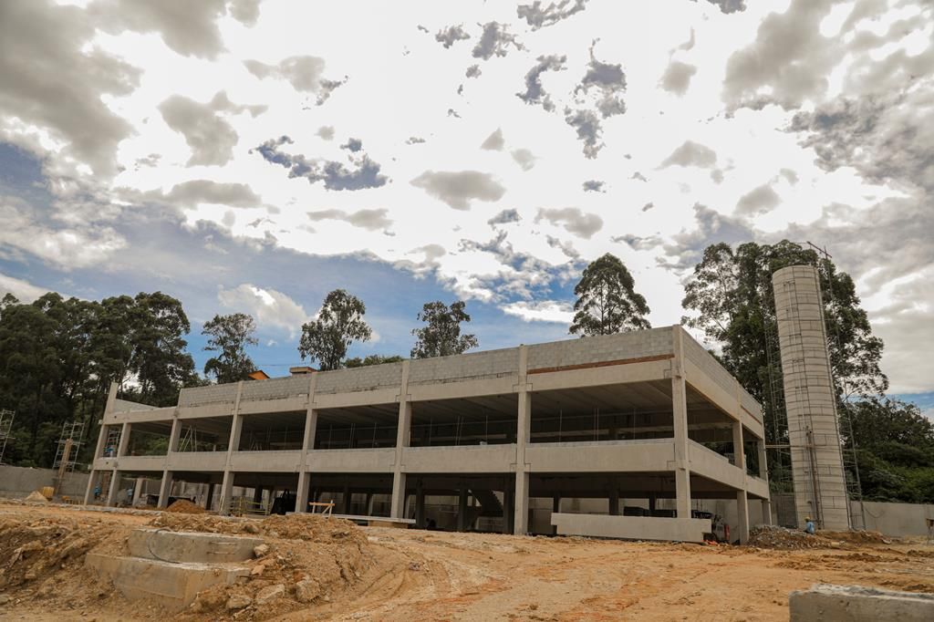 Obra da nova escola no Jardim Belval está com mais de 30% de seus serviços prontos