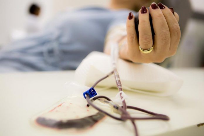 160320-bancos-de-sangue-precisam-de-doacoes-urgentes-0-696x464