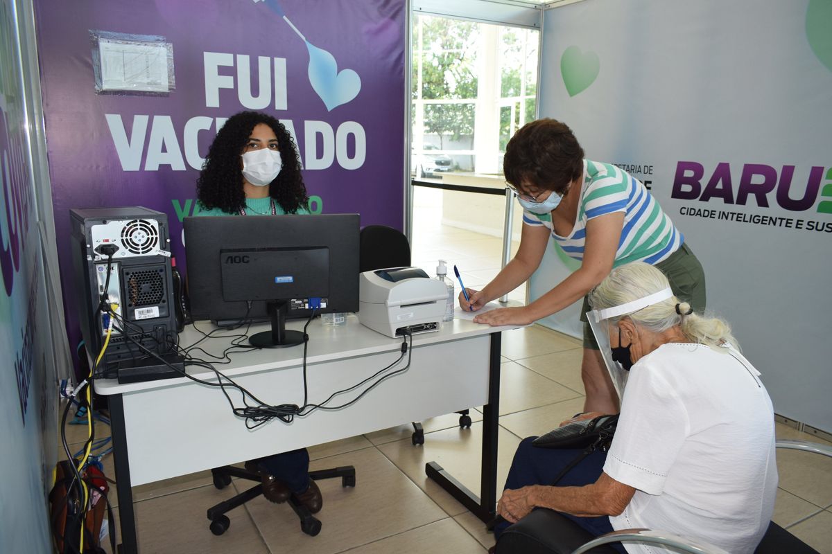 Vacinação segue em Barueri no feriado de páscoa