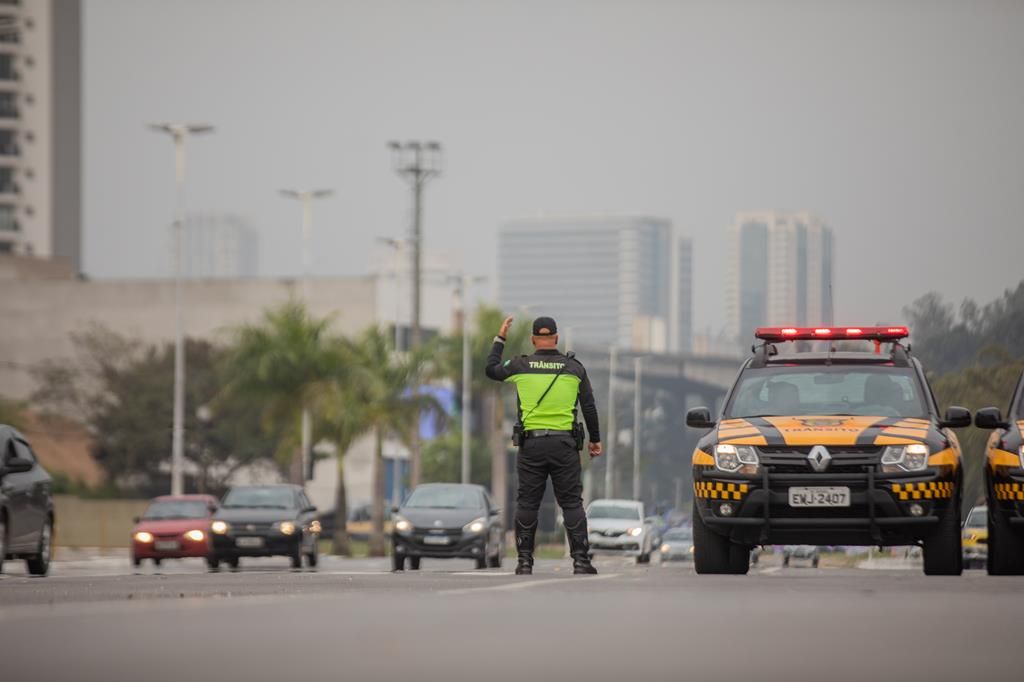 desvio trânsito Barueri corrida São Silveira
