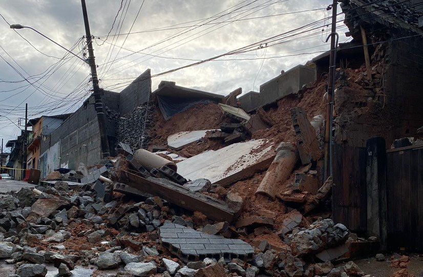 queda de muro barueri