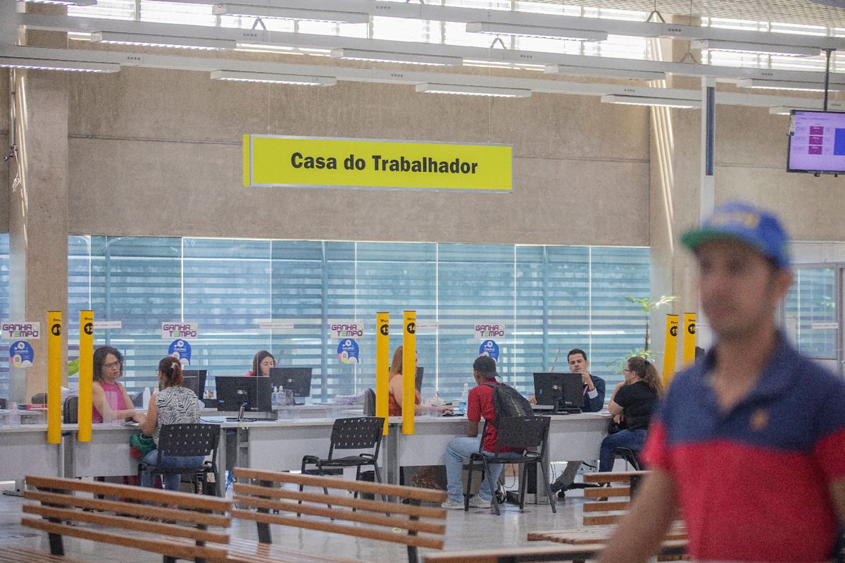 vagas auxiliares barueri
