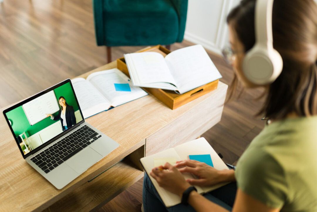 Cursos livres EaD ampliam acesso à qualificação