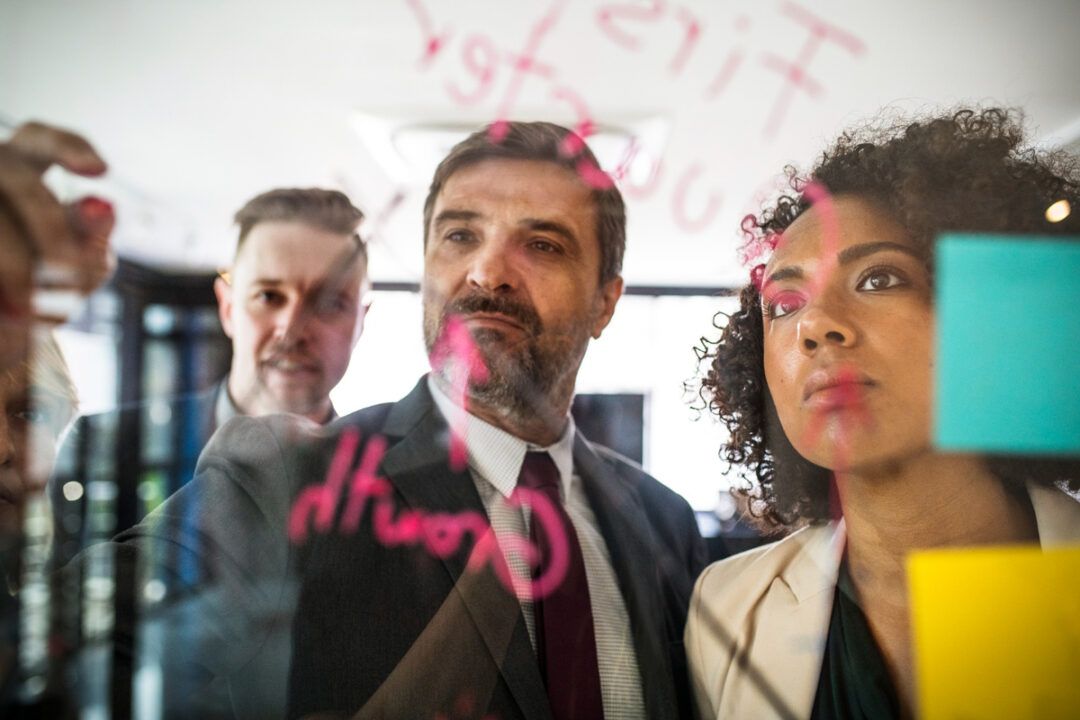 Liderança e critério moldam mais do que a marca