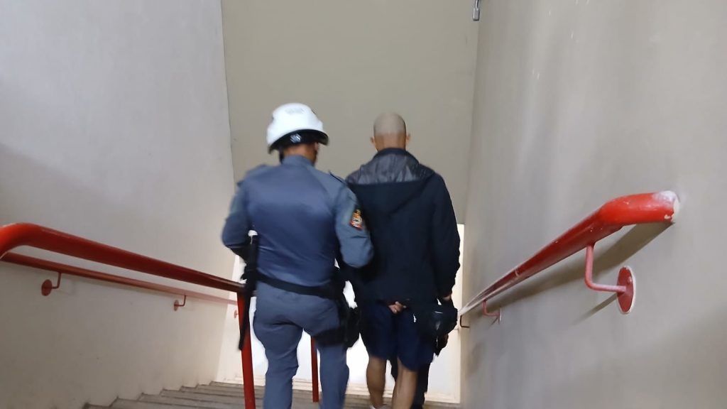 Polícia