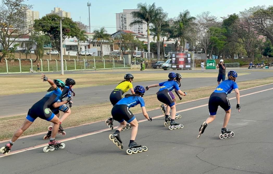 Lorena França brilha no Paulista de Patinação de Velocidade com ouro e prata