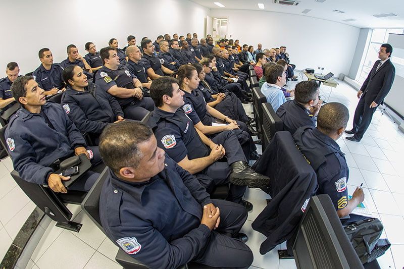 Segurança Barueri tem palesta com Promotor