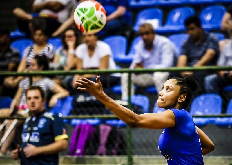 Fê Isis Jogadora Hinode Barueri contra Valinhos