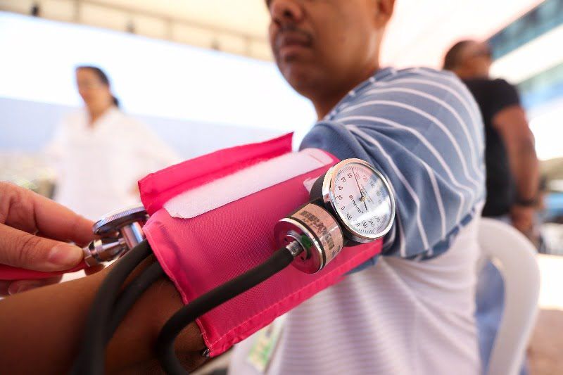 pressão doença cardiovascular saúde