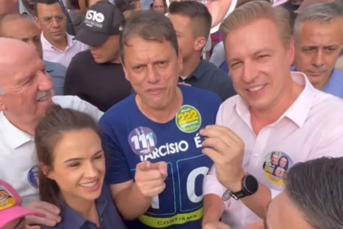 Nesta quinta-feira (1), Bruna recebeu o governador Tarcísio de Freitas (Republicanos), candidato à reeleição, que fez atos por cidades da região