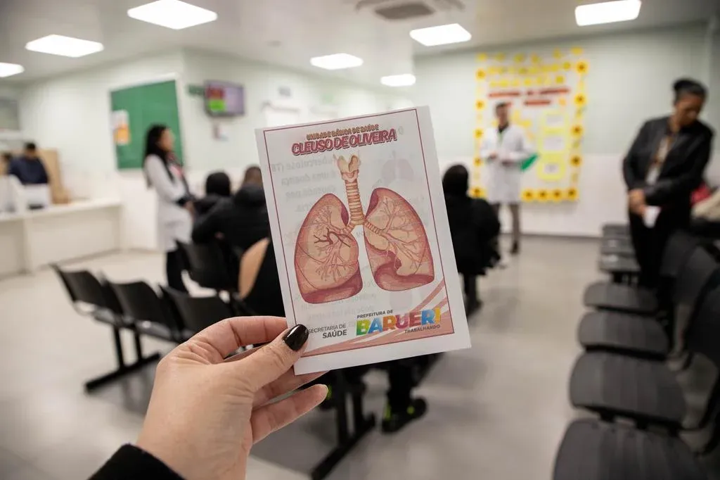 Causada pela bactéria Mycobacterium tuberculosis, a doença infecciosa atinge principalmente os pulmões e pode ser transmitida pelo ar