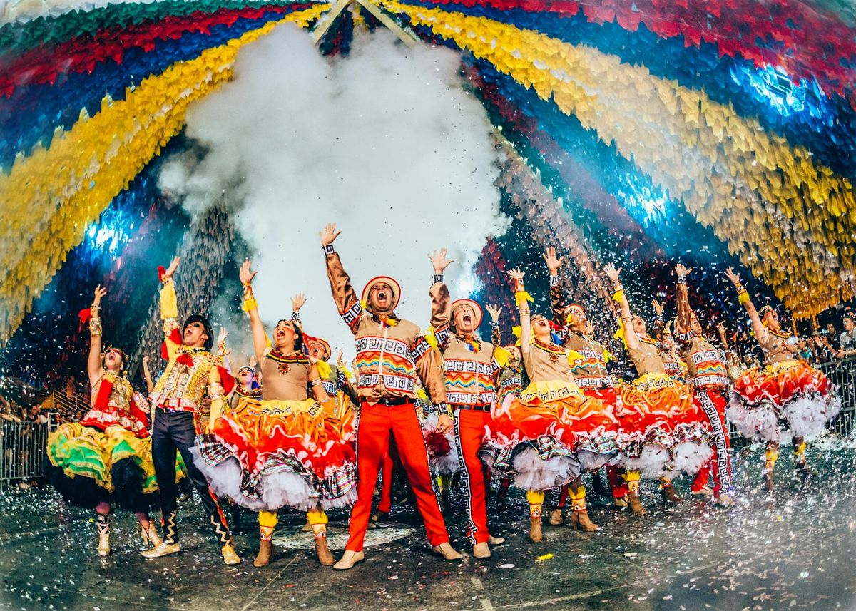 Decoração colorida de festa junina