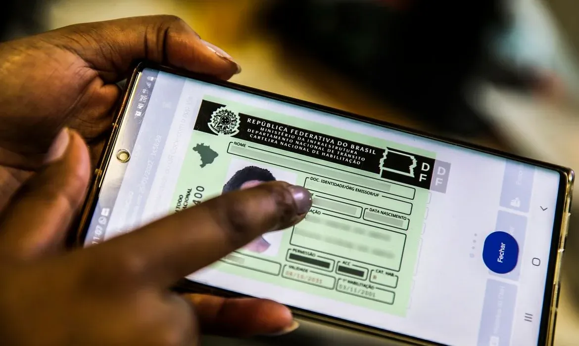 Extensão contempla documentos vencidos entre junho e dezembro e será aplicada automaticamente