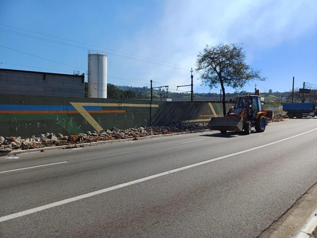 Barueri inicia reforma de calçada entre as estações Jardim Belval e Jardim Silveira
