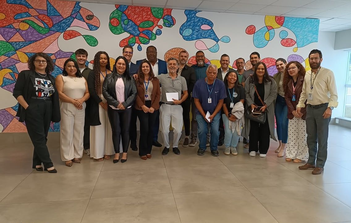 Representantes de sete municípios reunidos durante encontro da Região Turística Negócios e Cultura na Ciranda Cultural, em Jandira
